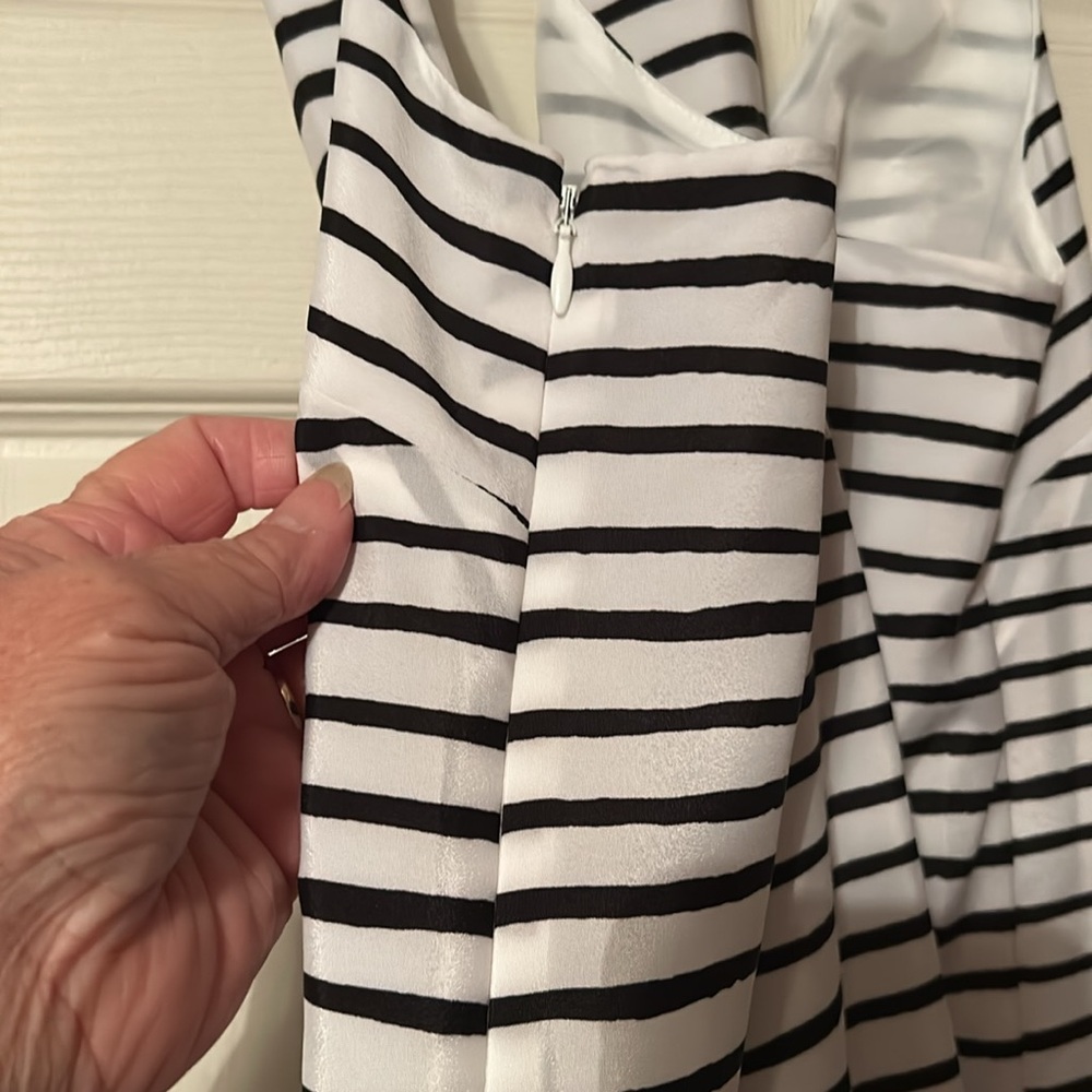J Crew sz 4 Black/White Racerback  Lined Sheath Dress. underarm Zipper. - Picture 5 of 6